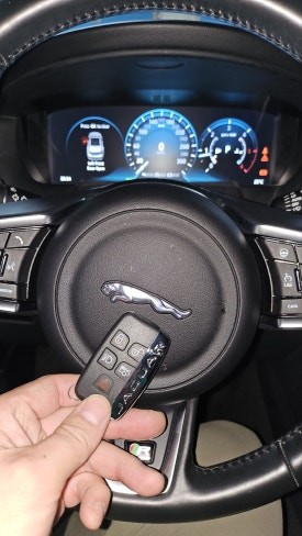 재규어 XF, XJ, XE, F-PACE, E-PACE 차량 스페어키 제작 및 구형 스마트키 낙하 파손 복구와 침수 고장 수리
