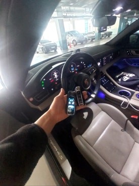 포르쉐 911, 카이엔, 타이칸, 마칸 차량 디지털키 업그레이드와 원격 시동 기능 추가 작업