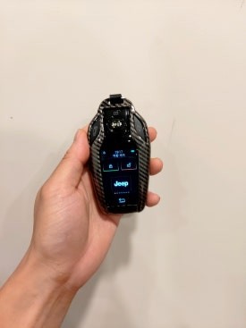 지프 체로키, 랭글러, 레니게이드 차량 열쇠키를 스마트키로 교체 및 근접 도어 제어 기능 제공