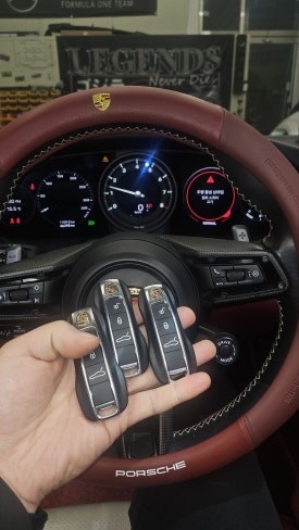 포르쉐 911, 카이엔, 타이칸, 마칸 차량 디지털키 업그레이드와 원격 시동 기능 추가 작업