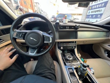 재규어 XF 18년 차량 구형,준신형 스마트키 원격시동,근접도어, 모바일연동 으로 버튼시동 업그레이드 개조 (에어컨,히터 제어) 전국 24시 상담문의 환영.수입차키 전문가.
