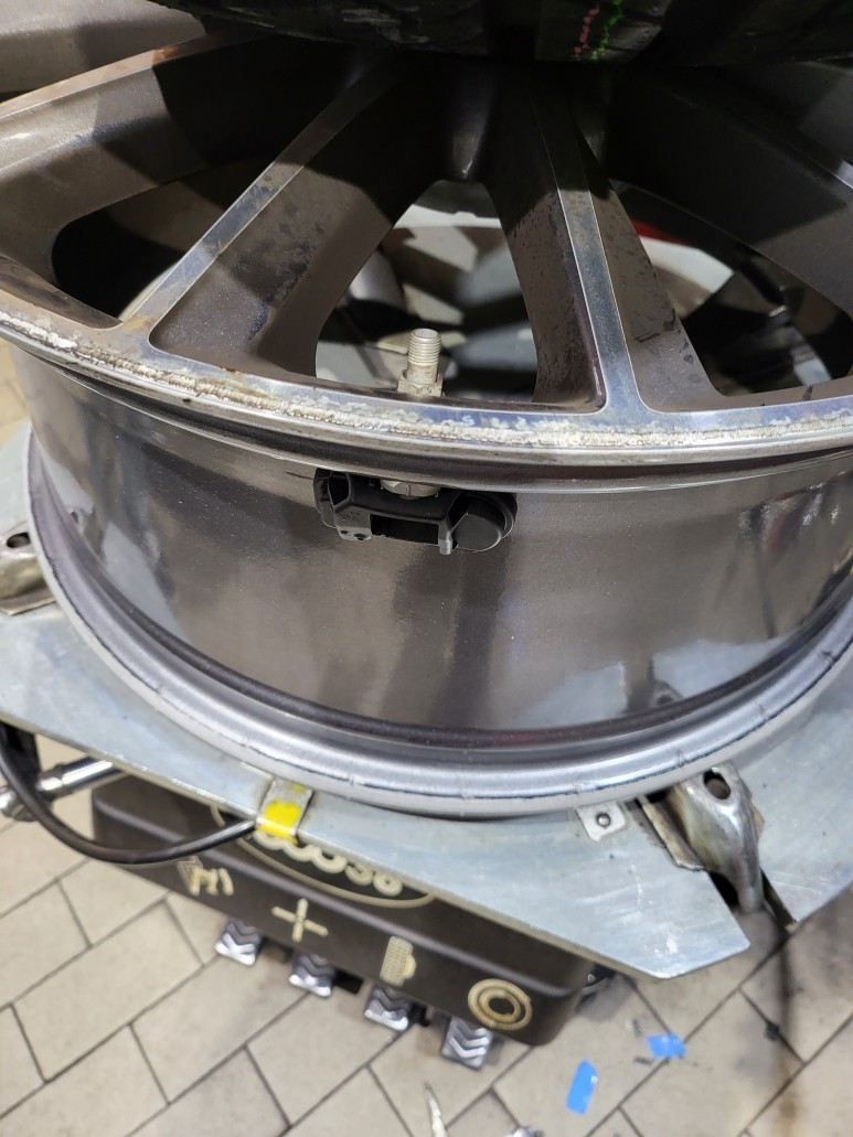 넥센 겨울 윈터타이어 보관 및 장착 가격표 feat.금호 / 서울 강서구 | 오늘의카 - 튜닝,정비 시공후기 모음 앱