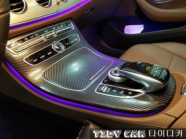 부산랩핑 해운대랩핑 타이디카 카본 실내랩핑 벤츠 해운대 클리프 에이버리 레이노썬팅 / 부산,해운대구