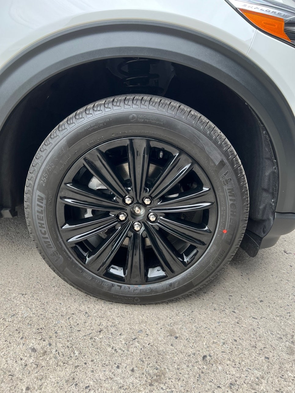 [울산휠마스터][울산휠도색][휠복도색맛집]포드 익스플로러 휠 블랙유광 도색 / 울산 북구