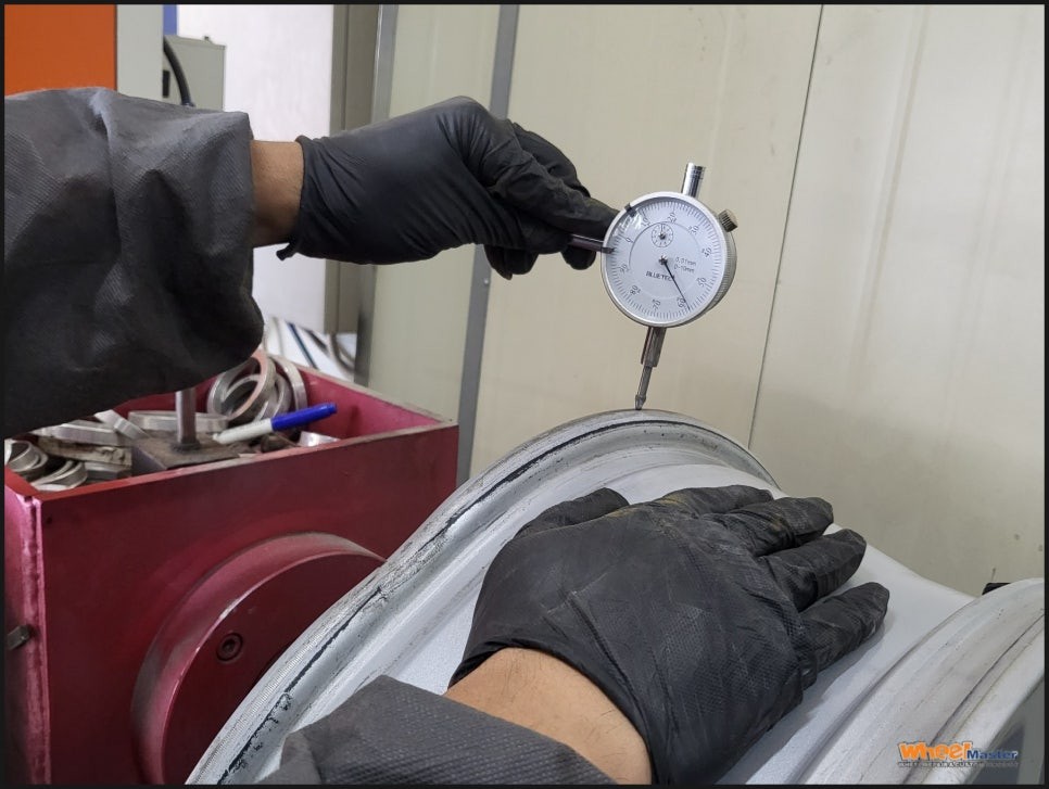 [울산휠수리,휠복원,휠도색] 울산휠마스터 말리부 굴절 휠수리 / 울산 북구