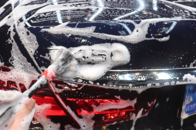 벤츠 더 뉴 E 클래스 E450:송도 유리막 코팅 전문 디테일링샵~!