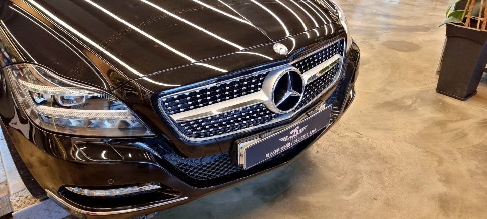 벤츠CLS w218 다이아몬드 그릴 교체로 드레스업 해볼까요?