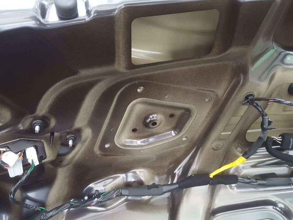 올뉴K7 튜닝 관련 순정 전동트렁크 및 순정 다기능 암레스트 튜닝 덱스크루 대전 서구점 후기 / 대전 서구 도안동