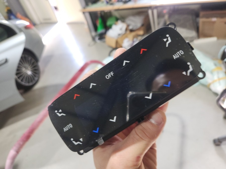 신형 벤츠 E300 2열 에어컨컨트롤러 장착해보세요