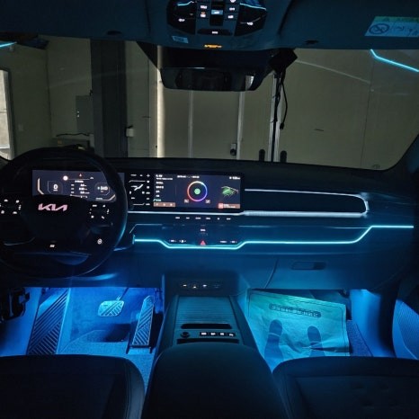 기아 EV9 순정연동 엠비언트라이트, 전동사이드스텝, 식빵등 시공~!!