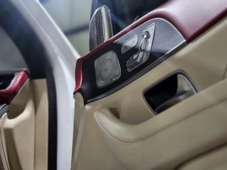 벤츠 GLE 400e 하이브리드 풀 커스텀, 실내도색, 나파가죽교체, 엠비언트 튜닝까지 !!!