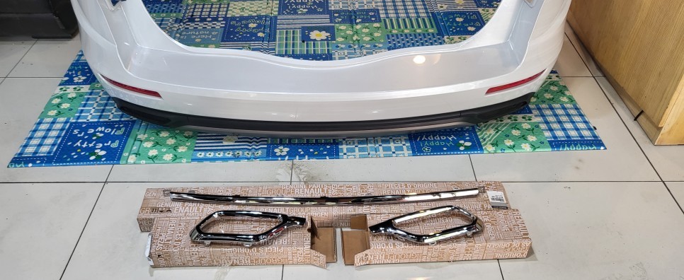 정왕동QM6뒷범퍼크롬몰딩작업 시흥시QM6뒷범퍼크롬몰딩작업 배곧QM6뒷범퍼크롬몰딩작업 시화공단QM6뒷범퍼크롬몰딩작업 / 시흥,안산,인천