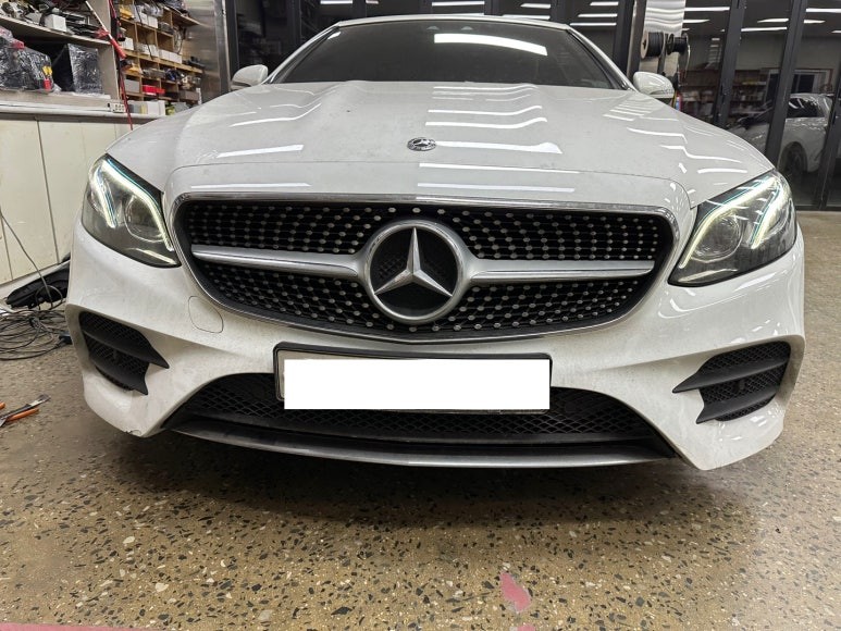 벤츠 E클래스 E220d 카브리올레 - 데이라이트 및 후미등 수리 [