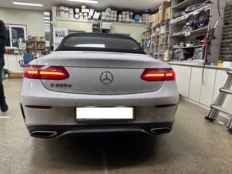 벤츠 E클래스 E220d 카브리올레 - 데이라이트 및 후미등 수리 [