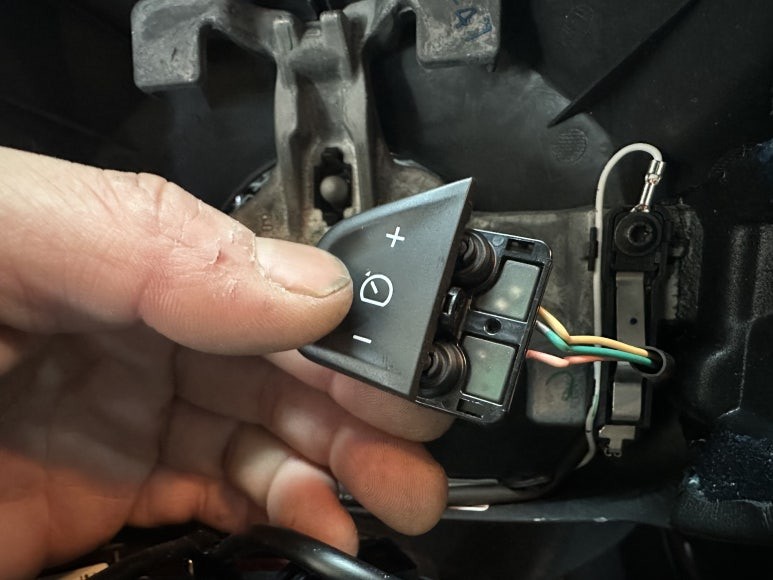 올뉴 SM7 노바, 순정 크루즈컨트롤 핸들리모컨 고장 수리로 저렴하게 해결 가능합니다 / 대전 서구 탄방동