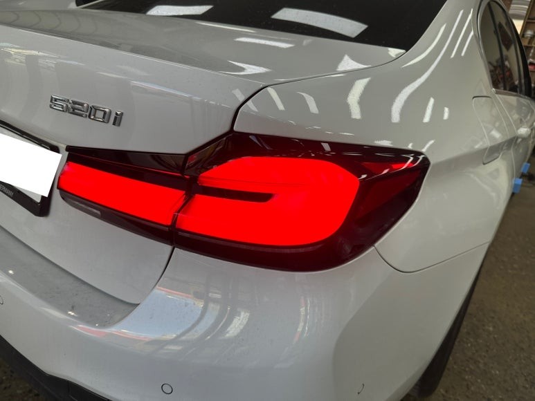 대전 BMW 5시리즈 520i G30 - 후기형 LCI LED테일램프 장착 (KC인증부품!) / 대전 서구 탄방동