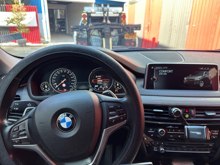 BMW X6 (F16) - 디지털계기판 6WB , 먹통 증상과 함께 HUD 헤드업디스플레이도 먹통! / 대전 서구 탄방동