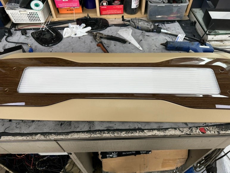 올뉴카니발 하이리무진 - 실내등 중앙 맵등 LED 수리 