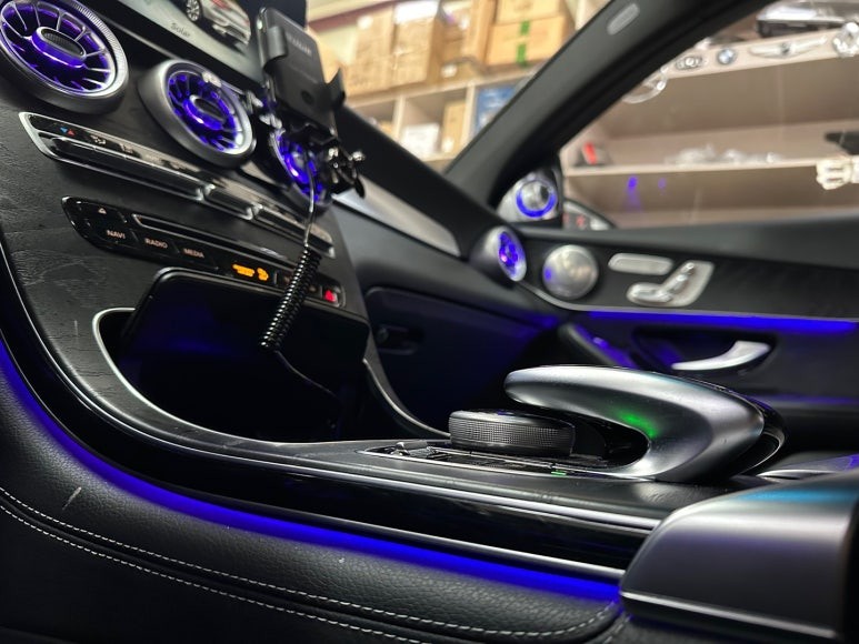 벤츠 GLC220d - 엠비언트 광량업 및 64컬러 엠비언트 확장! 터빈 송풍구 / 3D 부메스터 트위터 튜닝 / 대전 서구 탄방동