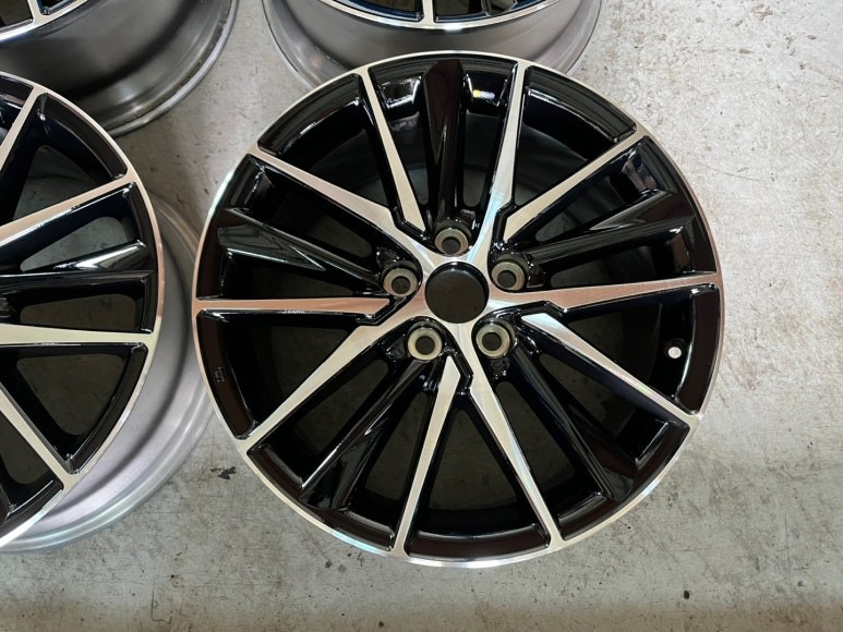 [용인 미형상사] 토요타 뉴 캠리 18인치 순정 컷팅휠 복원 (블랙) / 경기 용인 처인