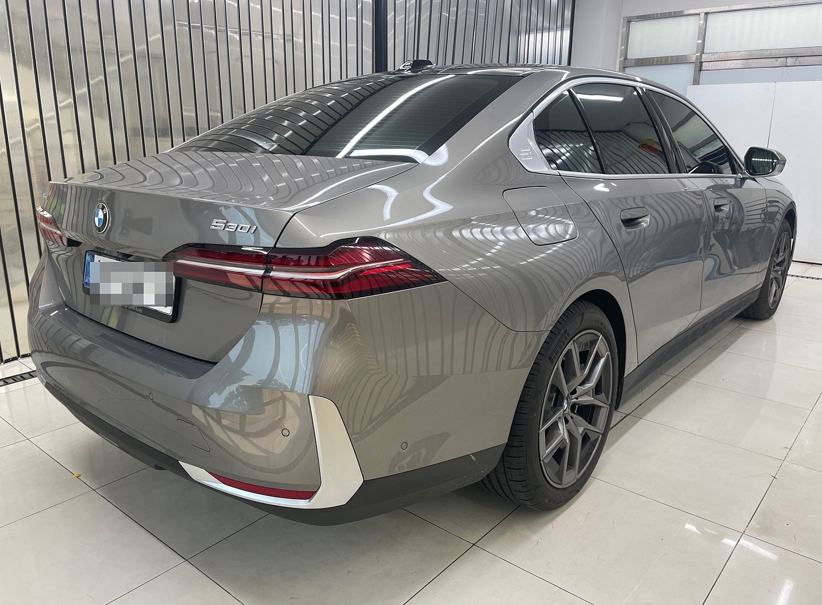 BMW G60 5시리즈 PPF는 어디가 제일 전문으로 잘할까요? (분당 랩핑, 사틴PPF, 무광PPF) / 성남시 수정구 시흥동