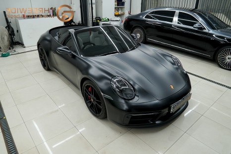 포르쉐 911(992) 카레라 4 GTS, 세라믹 블랙 하이글로시 고광택 전체 랩핑으로 새롭게! (#블루램프 #블루라이트 #블랙랩핑 #분당 #판교) / 성남시 수정구 시흥동