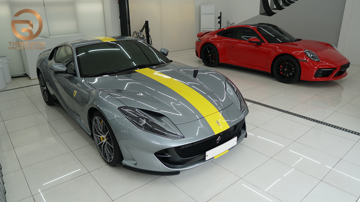 페라리 812 GTS 랩핑 전문점에서 커스텀 데칼 시공 / 성남,판교,분당.강남
