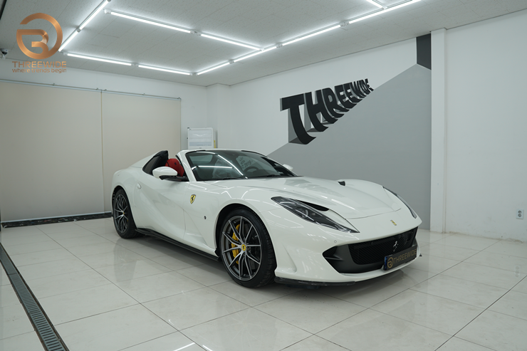 페라리 812 GTS 랩핑 전문점에서 커스텀 데칼 시공 / 성남,판교,분당.강남