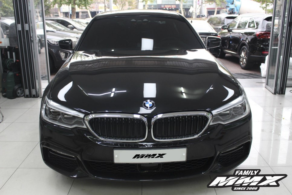 BMW 520D 라이트필름, 그릴랩핑. 조그만 변화로 분위기를 바꿔보세요~ / 성동구 용답동