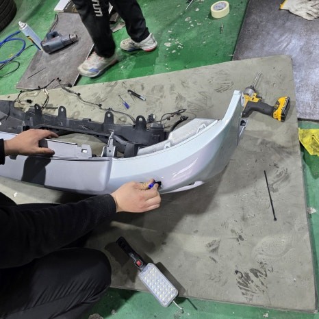 랜드로버 디스커버리3 차량에 디스커버리4 후기형 컨버젼 작업