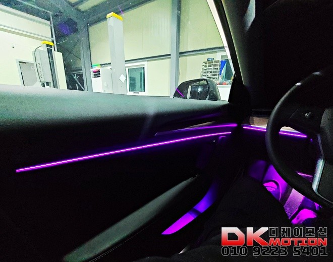 테슬라 모델3 실내 엠비언트로 완벽한 미래의모습. / 인천 계양, 김포, 강서, 부평