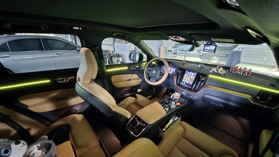 볼보xc60 엠비언트 아크릴 매립 시공 너무 이쁘다 ~ / 인천 계양, 김포, 강서, 부평