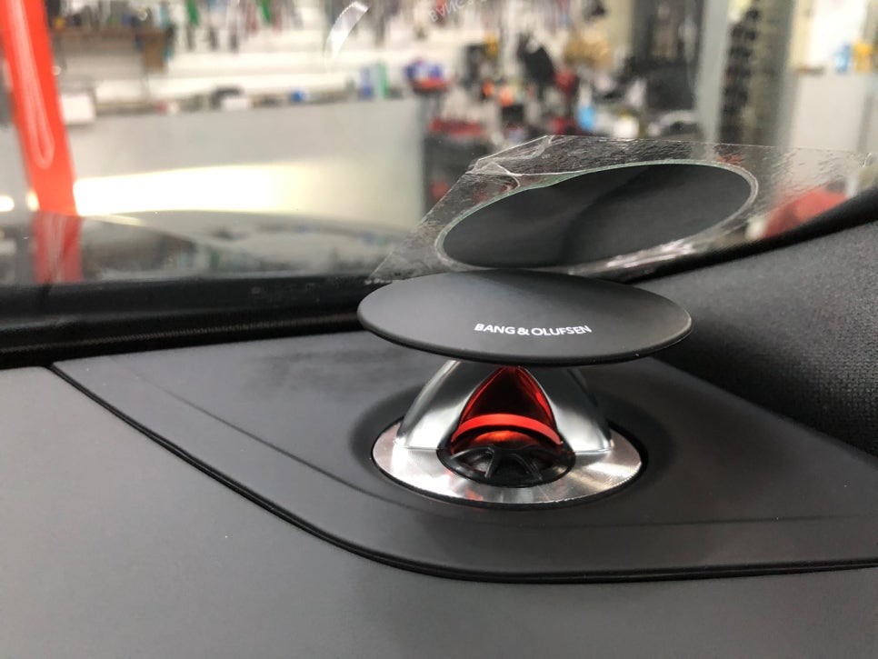 아우디 RS Q8 뱅앤올룹슨 스타일 전동 트위터 장착 / 부산 사상구