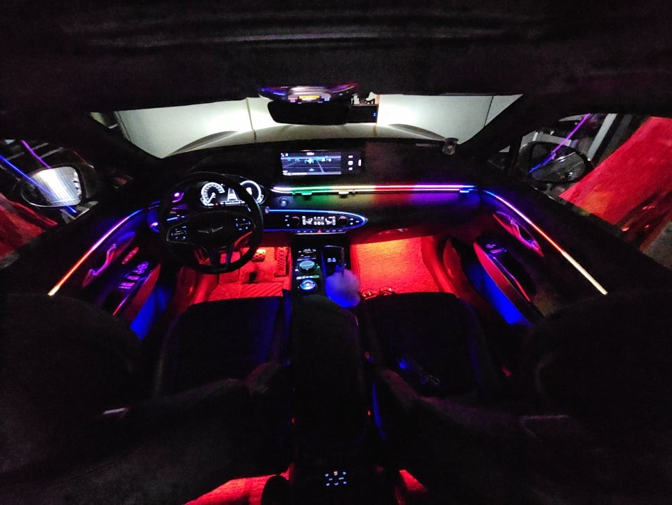 순정 엠비언트가 부족하다면 제네시스 GV70 무빙 엠비언트 실내 무드등 시공 / 부산 사상구