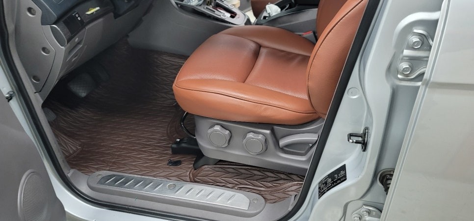 코란도 투리스모 CDT안드로이드올인원 클리프디자인 반사썬팅 루프스킨 바닥엠보싱 작업까지 / 부산 사상구