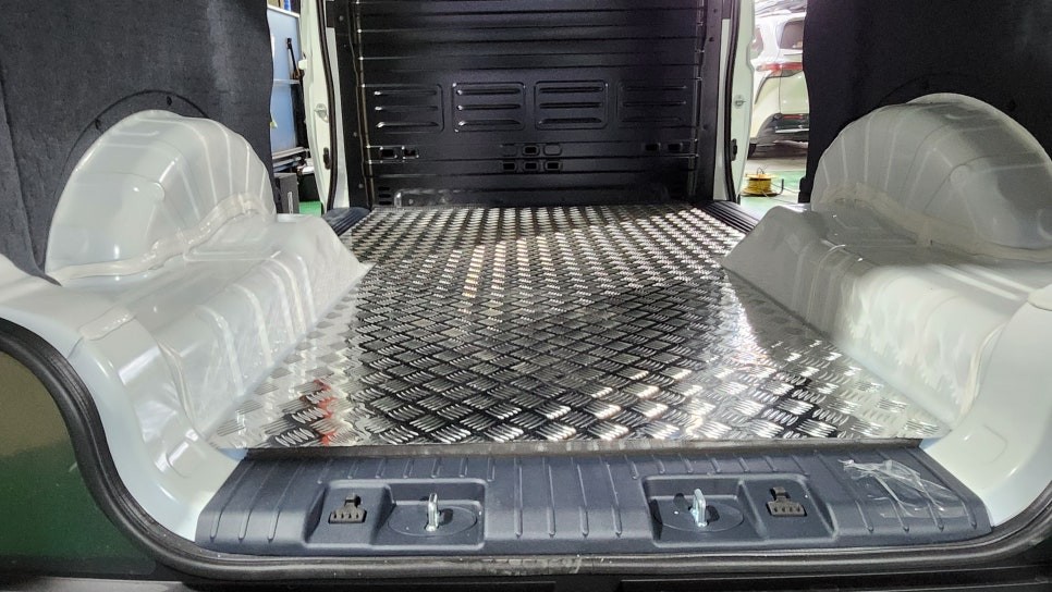 부산 PV5 카고 적재함 알루미늄 바닥 출시 시공 / 부산 사상구
