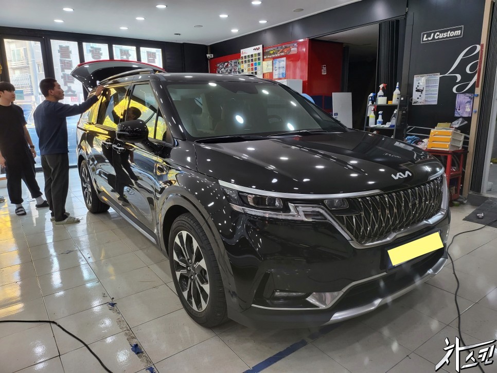 카니발 4세대 크롬죽이기 올블랙으로 랩핑 / 창원, 마산, 김해