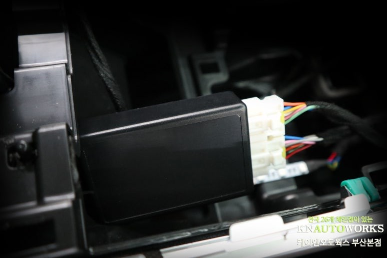 QM6 자동차 사이드브레이크 기능 오토홀드 Auto Hold 모듈 추가 작업 / 부산 사상구 주례동