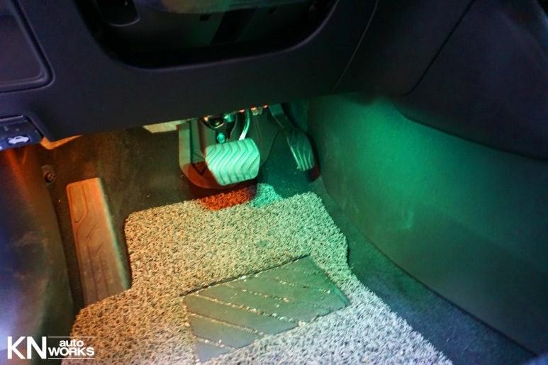 QM6 풋등 DIY (RBG 엠비언트 자동차 풋등 1열 시공) / 부산 사상구 주례동