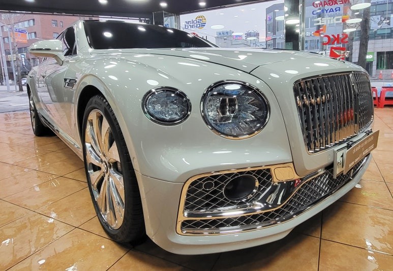 광주랩핑 벤틀리 플라잉스퍼 전체랩핑 시공 / 광주 북구 중흥동