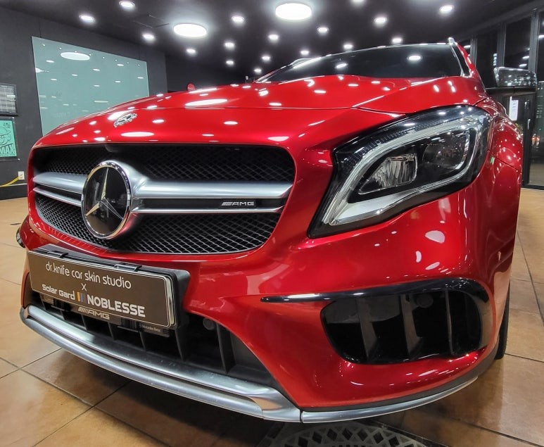 광주랩핑 벤츠 GLA45AMG 전체랩핑 제거 및 고광택 캔디레드 전체랩핑 시공 / 광주 북구 중흥동