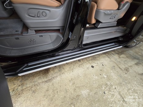 스타리아 가장 튼튼한 사이드스텝 오토그랜드AG // 승하차 면발광 LED와 넓은 발판으로 편하게 사용하세요 / 경기 남양주 다산지금로