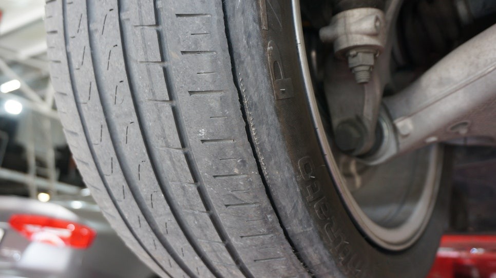 [순천타이어맥스] BMWF10+528I+미쉐린타이어교환+프라이머시3+245/45R18MOE+런플랫+3D얼라이먼트 / 순천, 여수, 광양