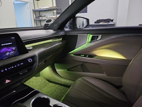 K8 엠비언트 라이트 시공, 무배선 순정연동 튜닝으로 달라진 실내 분위기 / 부천시 도당동