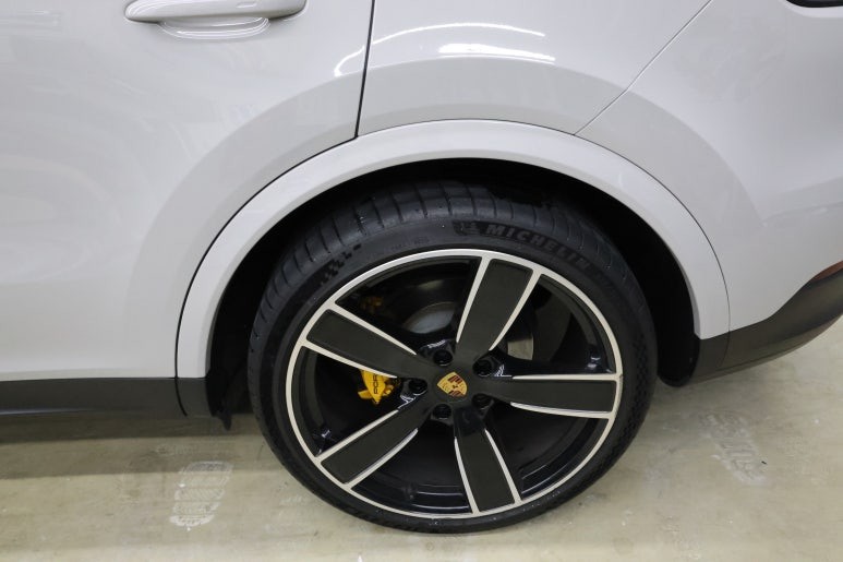 광주 PPF 보험으로 포르쉐 카이엔 뒷범퍼와 휠가니쉬 피피에프 1인 시공 / 광주 광산