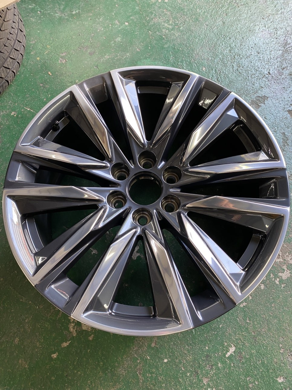 캐딜락 에스컬레이드 버핑 휠 복원 택배 작업 / 서울 서초