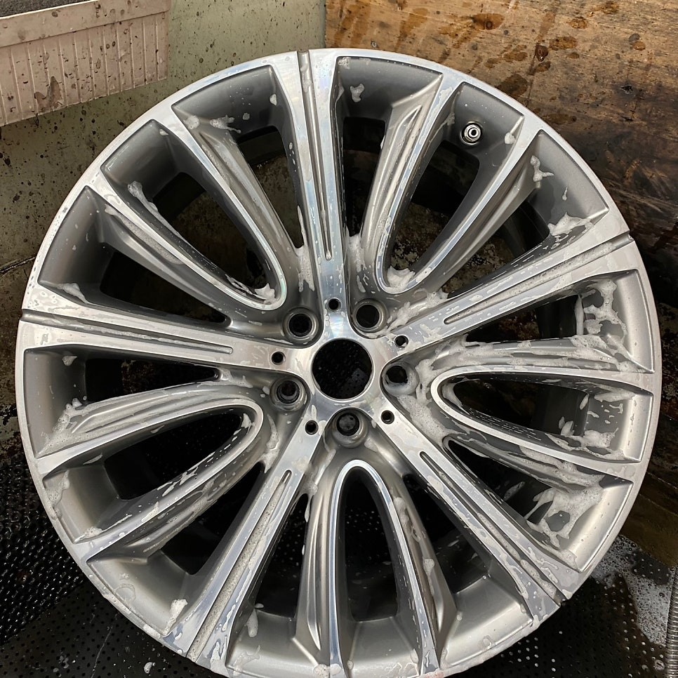 자동차 휠 복원 비용 BMW 7시리즈 교체 없이 당일 수리로 깔끔한 작업 / 서울 서초