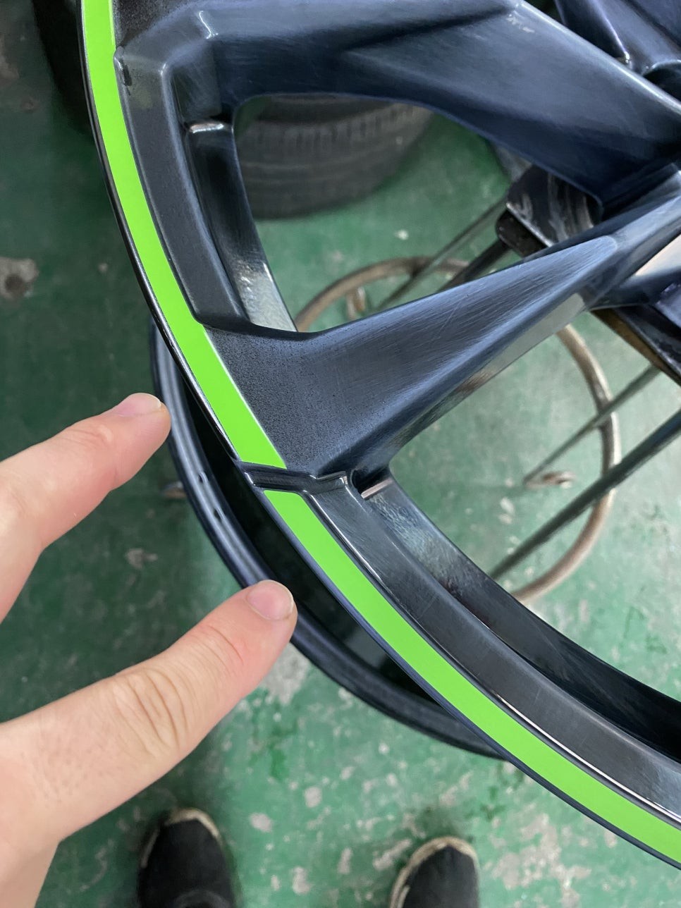 우루스 투톤 형광색 23인치 휠복원 / 서울 서초