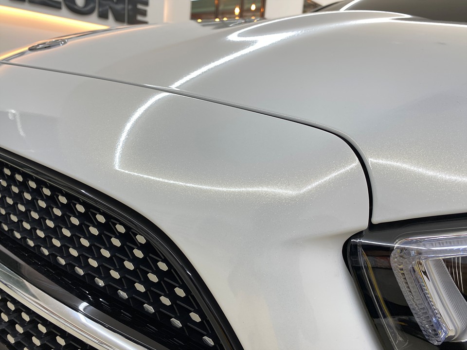 화이트랩핑 벤츠 신형 E클래스 화이트골드스파클 전체랩핑 / 서울 송파구