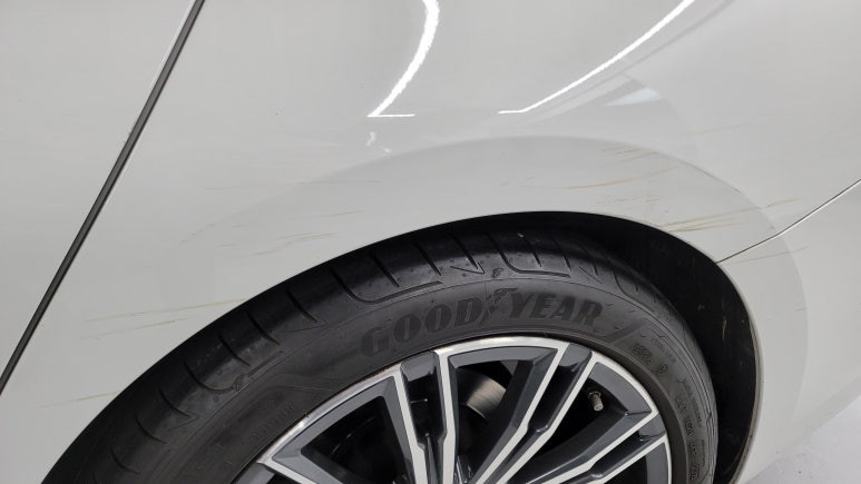 BMW320I 사고처리 스크래치제거 3시리즈 흠집제거 폴리싱